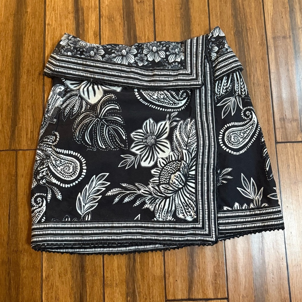 Farm Rio Skirt - Picture 2 of 3